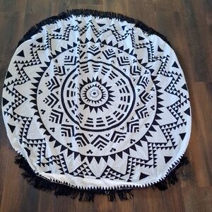 NWOT Black and White Geometric Round Beach Towel OR Wall Tapestry
